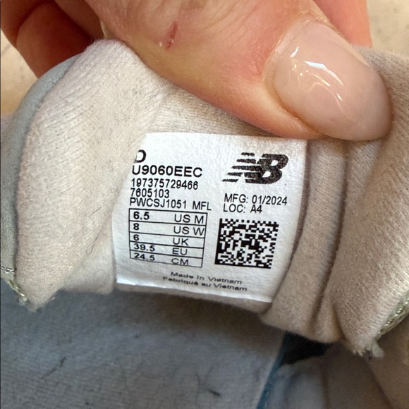 New balance 9060 women’s size 8 - Picture 8 of 8